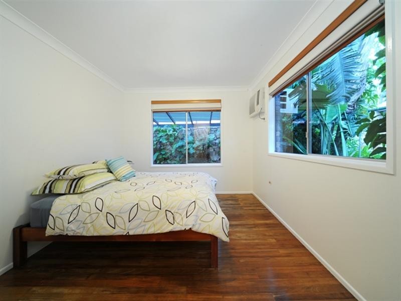 1 Stewart Drive, Cannonvale QLD 4802