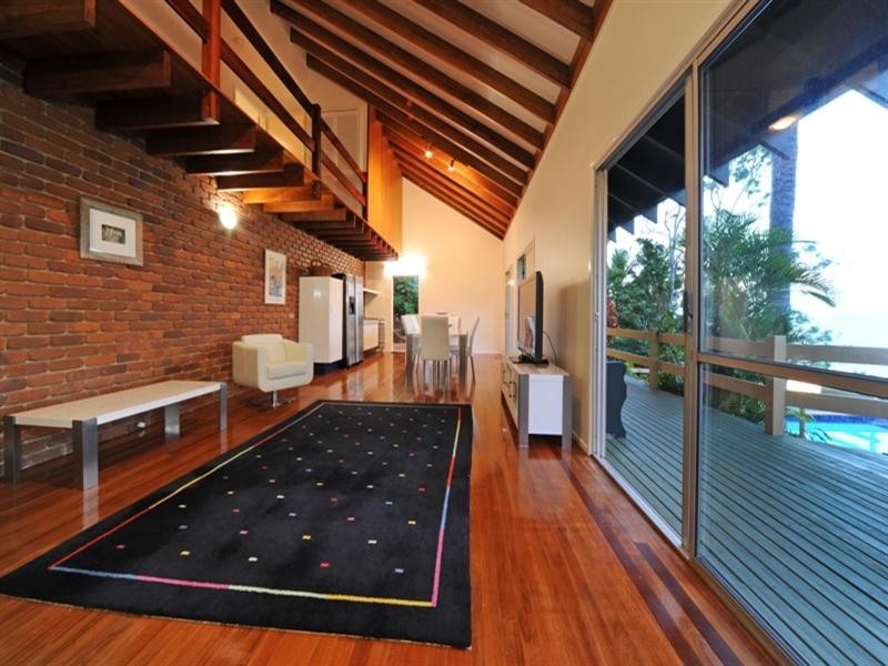 1 Stewart Drive, Cannonvale QLD 4802