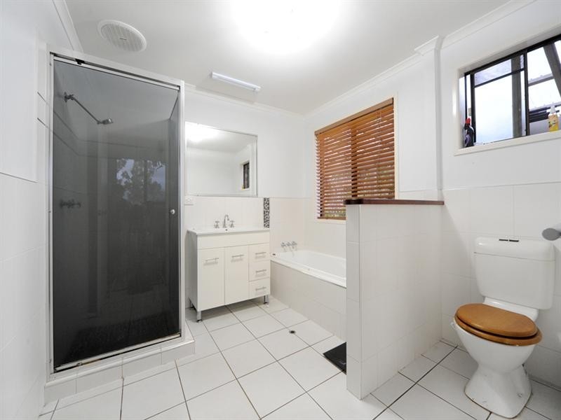 1 Alice Court, Cannonvale QLD 4802