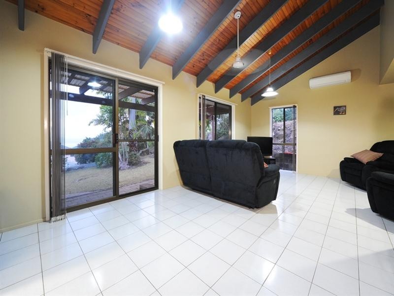 1 Alice Court, Cannonvale QLD 4802