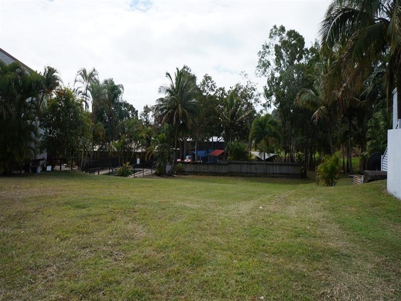 13 Tropic Road, Cannonvale QLD 4802