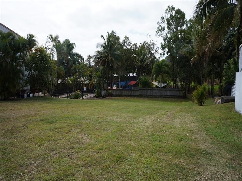 13 Tropic Road, Cannonvale QLD 4802