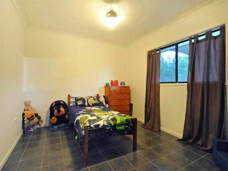 4 Leeder Road, Preston QLD 4800