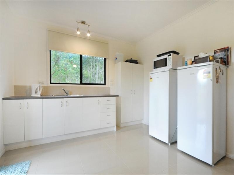 4 Leeder Road, Preston QLD 4800