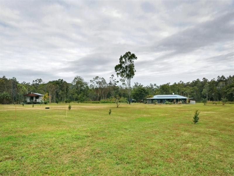 4 Leeder Road, Preston QLD 4800
