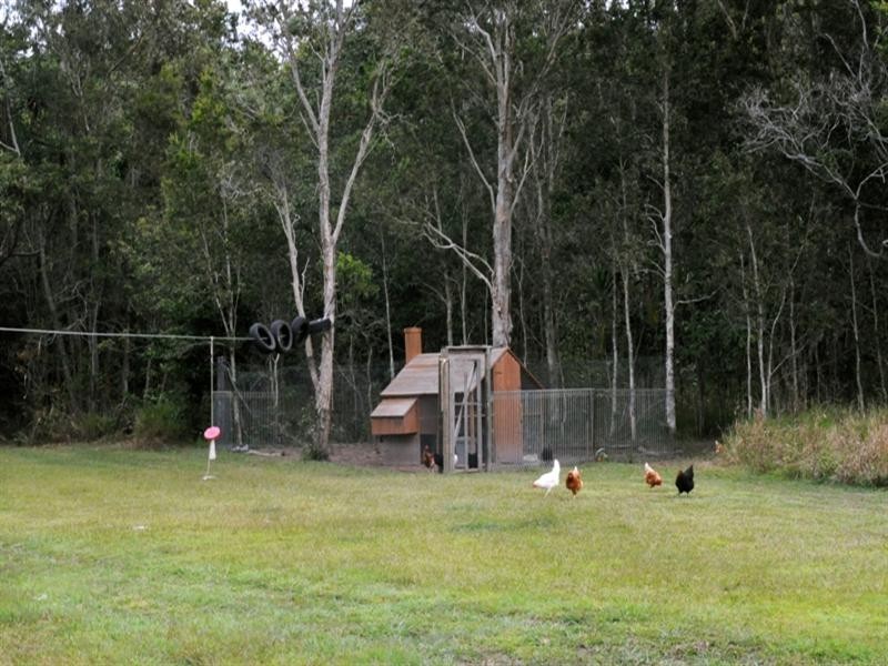 4 Leeder Road, Preston QLD 4800