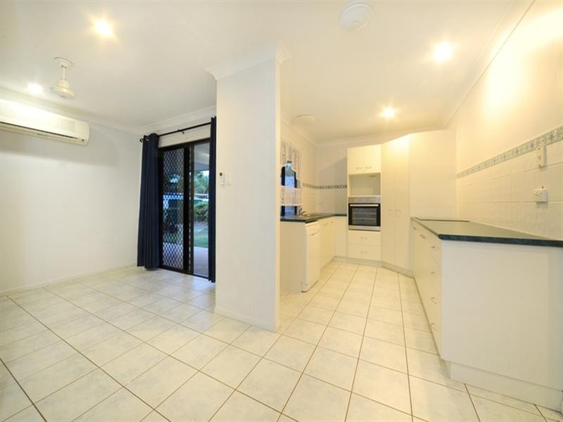 17 Banksia Court, Cannonvale QLD 4802