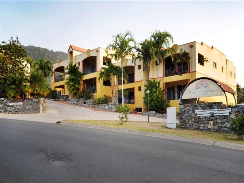 21/20 Island Drive, Cannonvale QLD 4802