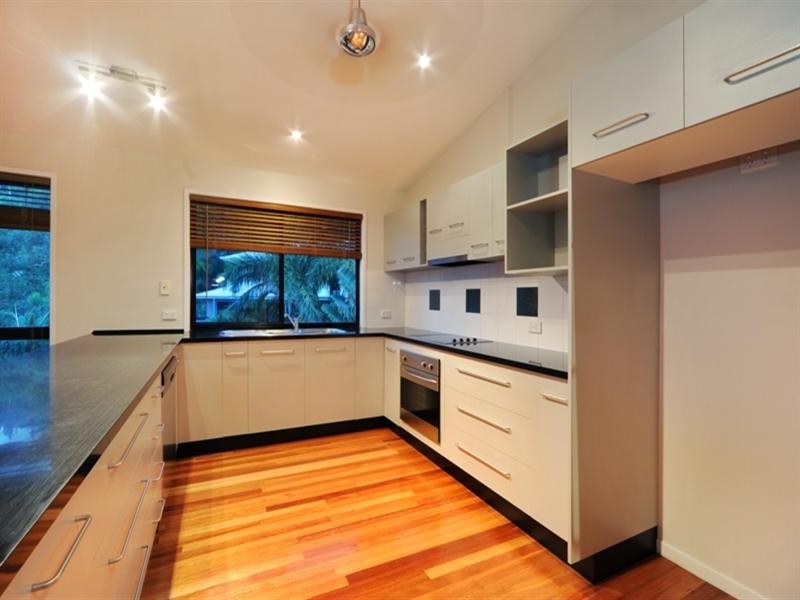 23 Panoramic Court, Cannonvale QLD 4802