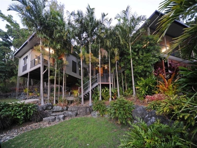 155 Kookaburra Drive, Cannonvale QLD 4802