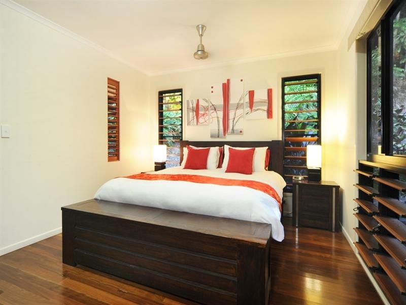 155 Kookaburra Drive, Cannonvale QLD 4802