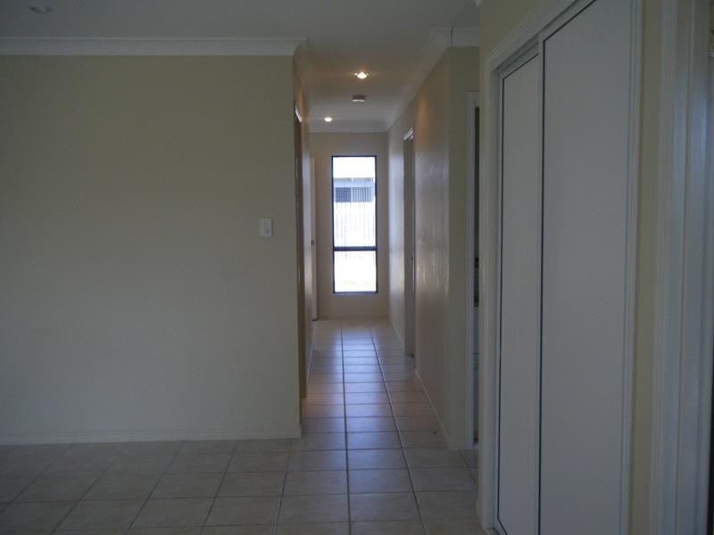 1/22 Banksia Court, Cannonvale QLD 4802