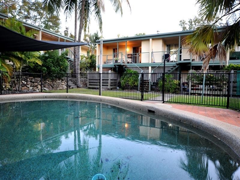 18/6 St Martins Lane, Cannonvale QLD 4802