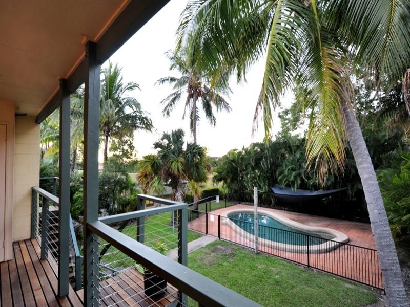 18/6 St Martins Lane, Cannonvale QLD 4802