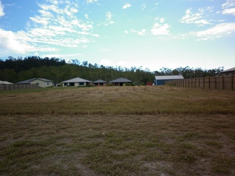 15 Henderson Street, Cannonvale QLD 4802