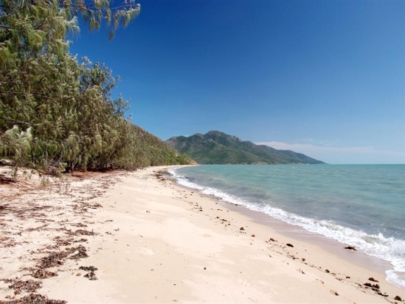 88 Gloucester Avenue, Hideaway Bay QLD 4800