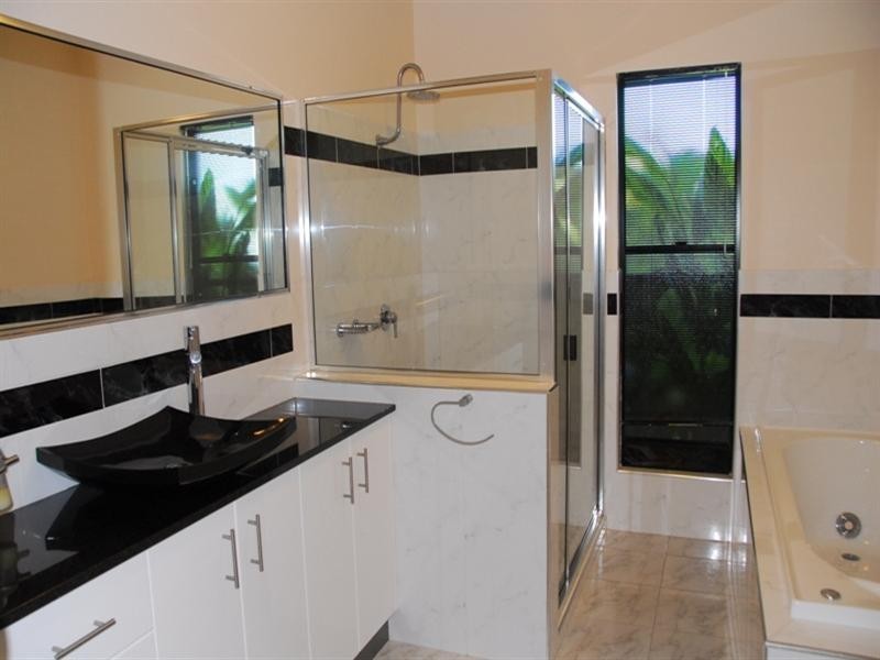 5 Whitehaven Crescent, Cannonvale QLD 4802