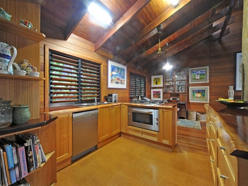 7 Warrain Street, Shute Harbour QLD 4802