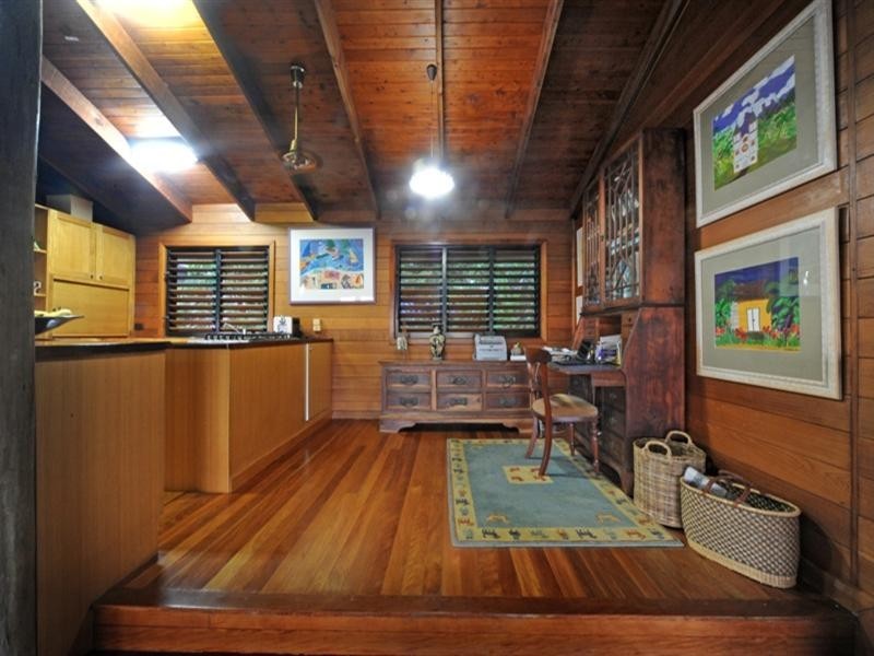 7 Warrain Street, Shute Harbour QLD 4802