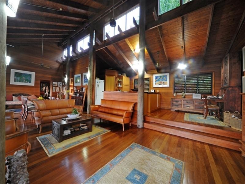 7 Warrain Street, Shute Harbour QLD 4802