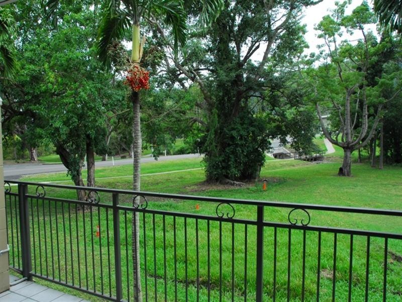 7/48 Coral Esplanade, Cannonvale QLD 4802