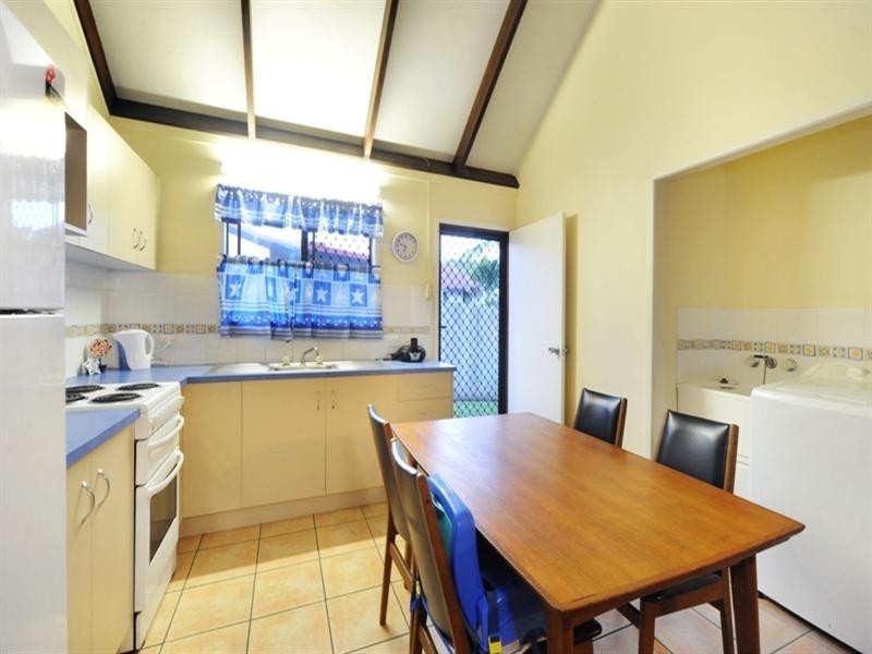 1 and 2/9 Maeva Street, Jubilee Pocket QLD 4802