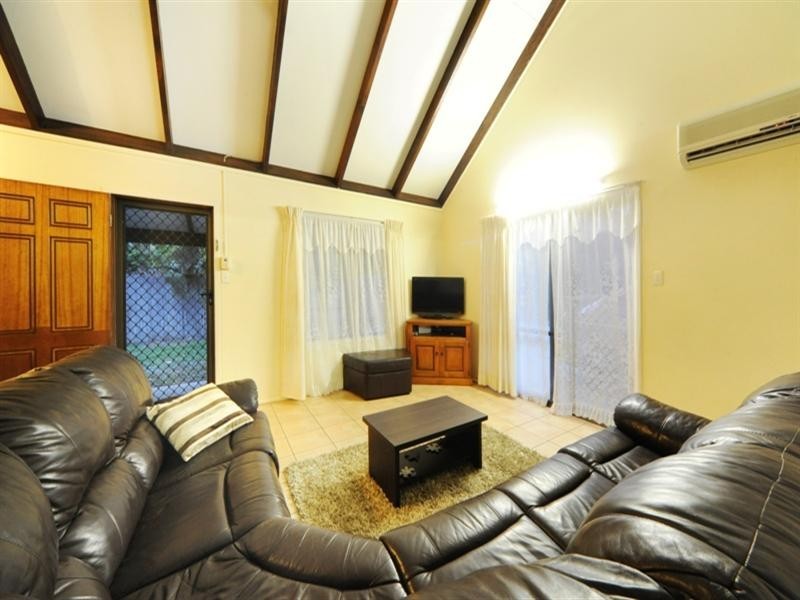 1 and 2/9 Maeva Street, Jubilee Pocket QLD 4802