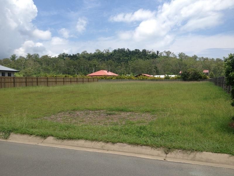 5 Henderson Street, Cannonvale QLD 4802