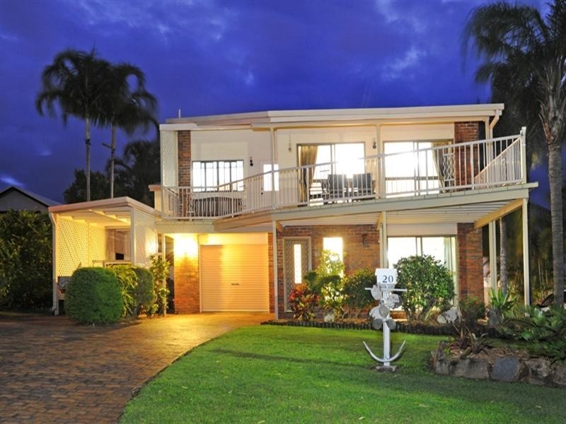 20 Illawong Street, Cannonvale QLD 4802