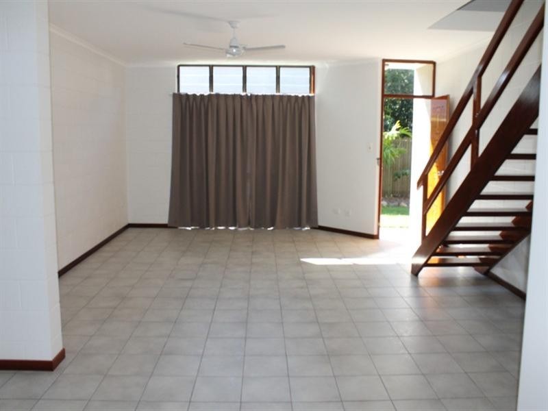 11 Pleasant Drive, Cannonvale QLD 4802