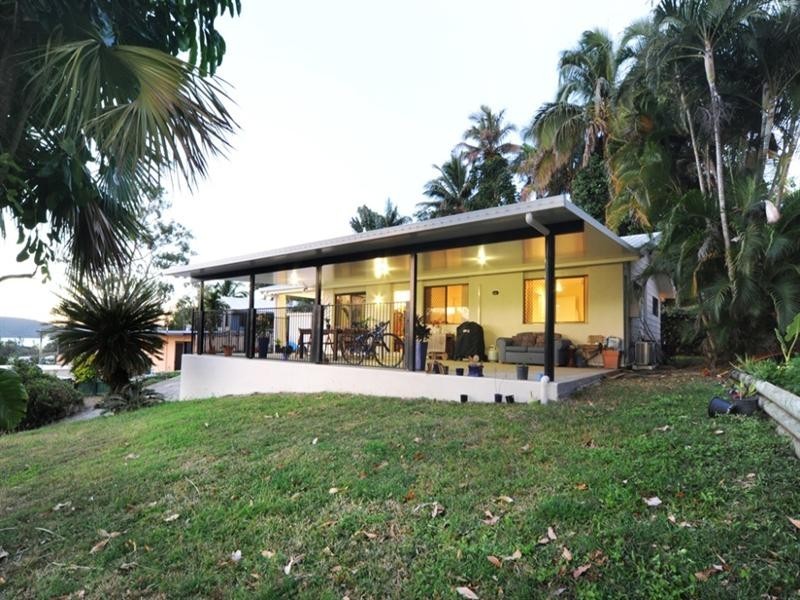 7 Adina Street, Cannonvale QLD 4802