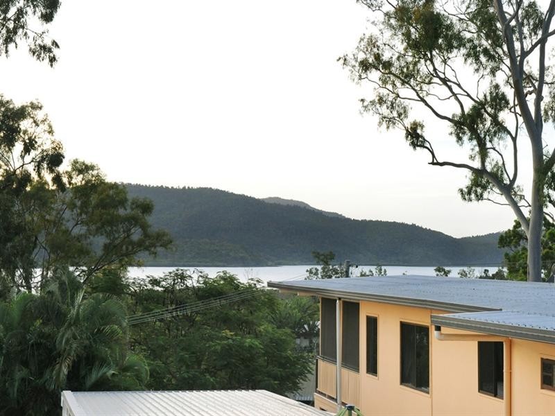 7 Adina Street, Cannonvale QLD 4802