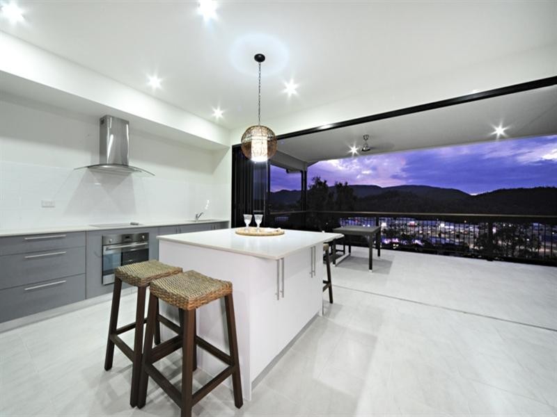 20 Whitehaven Crescent, Cannonvale QLD 4802