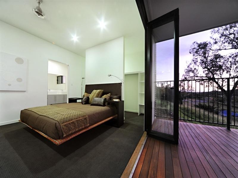 20 Whitehaven Crescent, Cannonvale QLD 4802