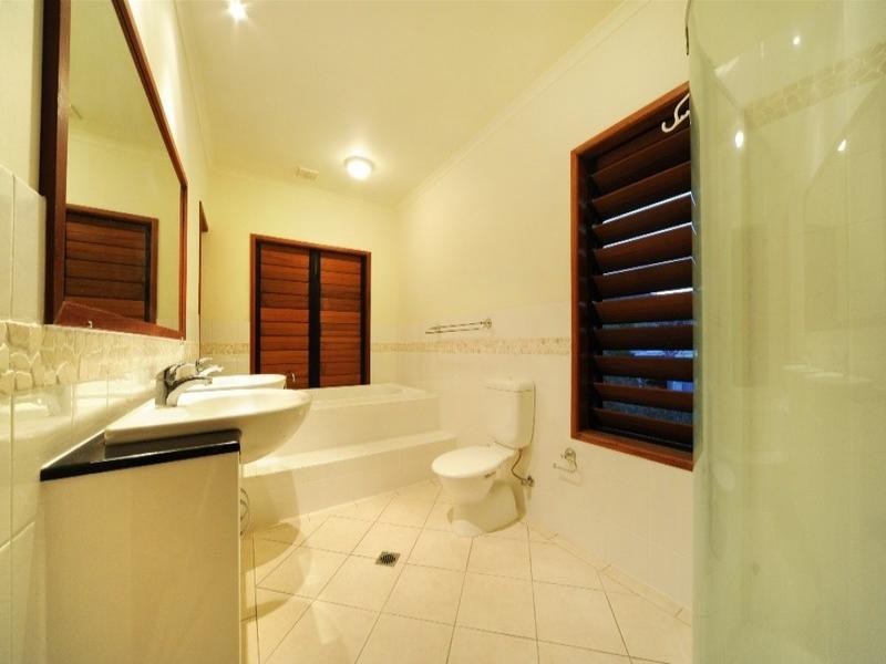 7/36 Coral Esplanade, Cannonvale QLD 4802