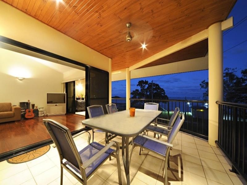 7/36 Coral Esplanade, Cannonvale QLD 4802