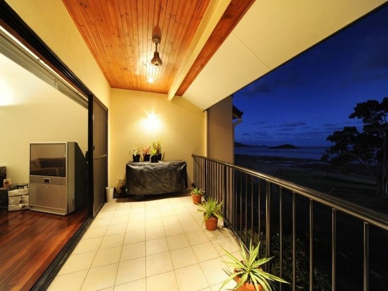 7/36 Coral Esplanade, Cannonvale QLD 4802