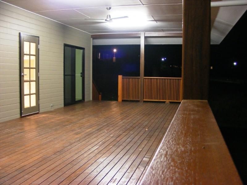 39 Valley Drive, Cannonvale QLD 4802