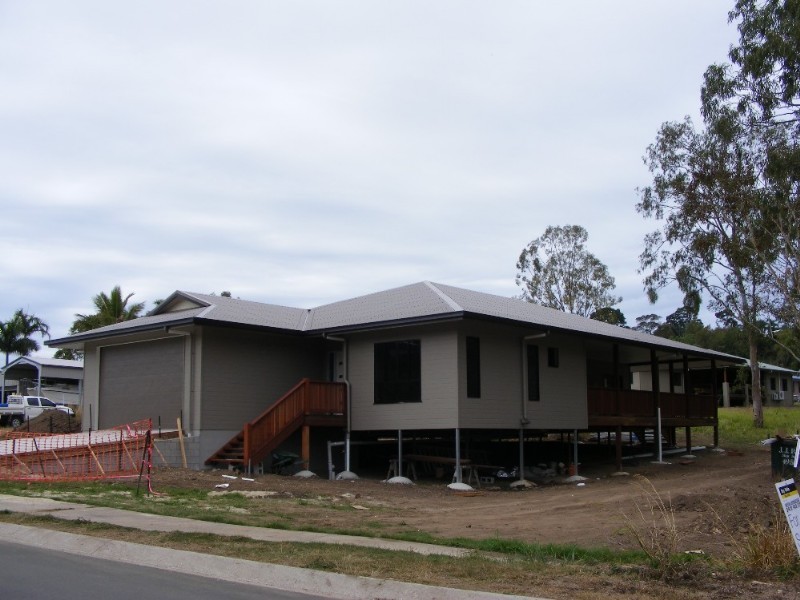 39 Valley Drive, Cannonvale QLD 4802