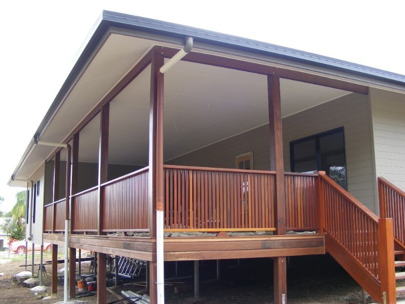 39 Valley Drive, Cannonvale QLD 4802
