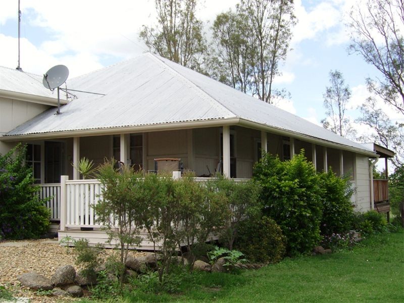 Peak Crossing QLD 4306