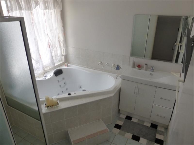 39 Michelago Circuit, Prestons NSW 2170