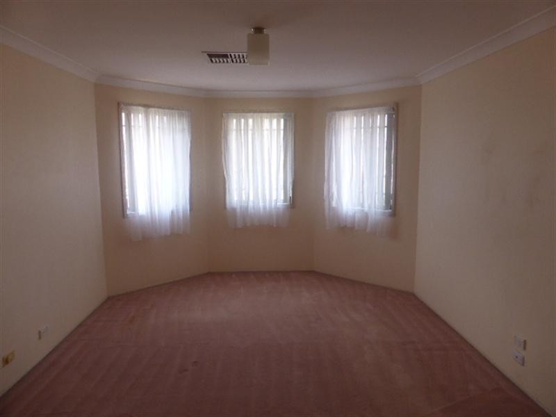 39 Michelago Circuit, Prestons NSW 2170