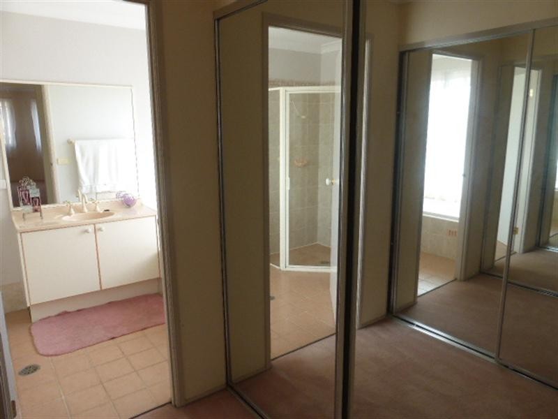 39 Michelago Circuit, Prestons NSW 2170