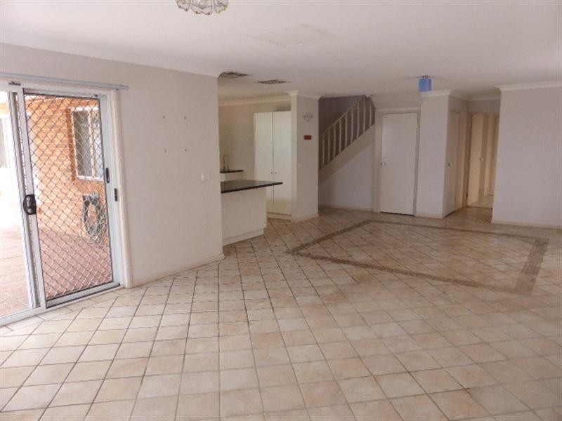 39 Michelago Circuit, Prestons NSW 2170