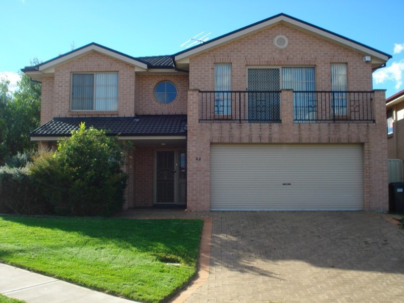 42 Carmichael Drive, West Hoxton NSW 2171