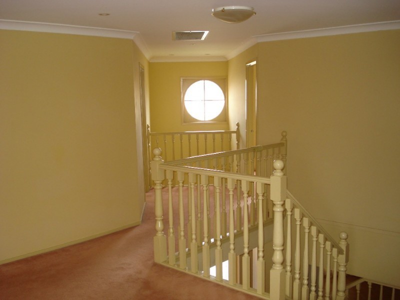 42 Carmichael Drive, West Hoxton NSW 2171