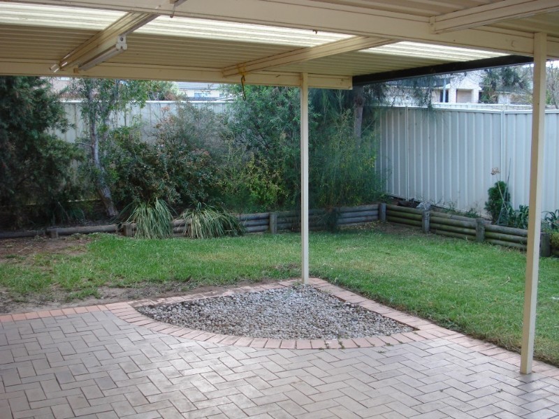 42 Carmichael Drive, West Hoxton NSW 2171