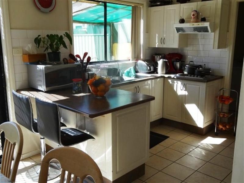 4 Dorre Place, Green Valley NSW 2168