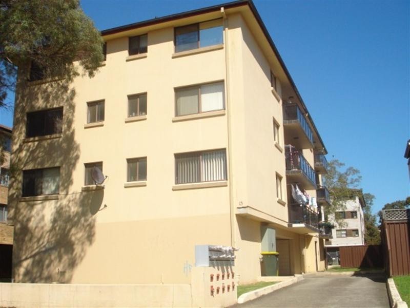 9/15 Hart Street, Warwick Farm NSW 2170